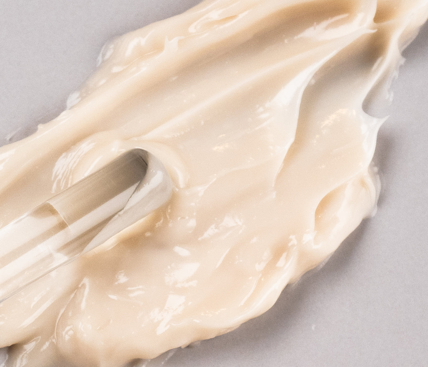 Lifting and volumizing care balm