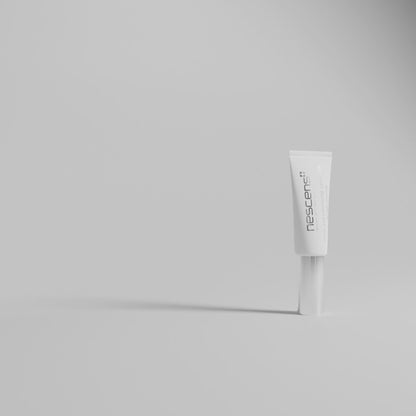 Lifting and volumizing care balm